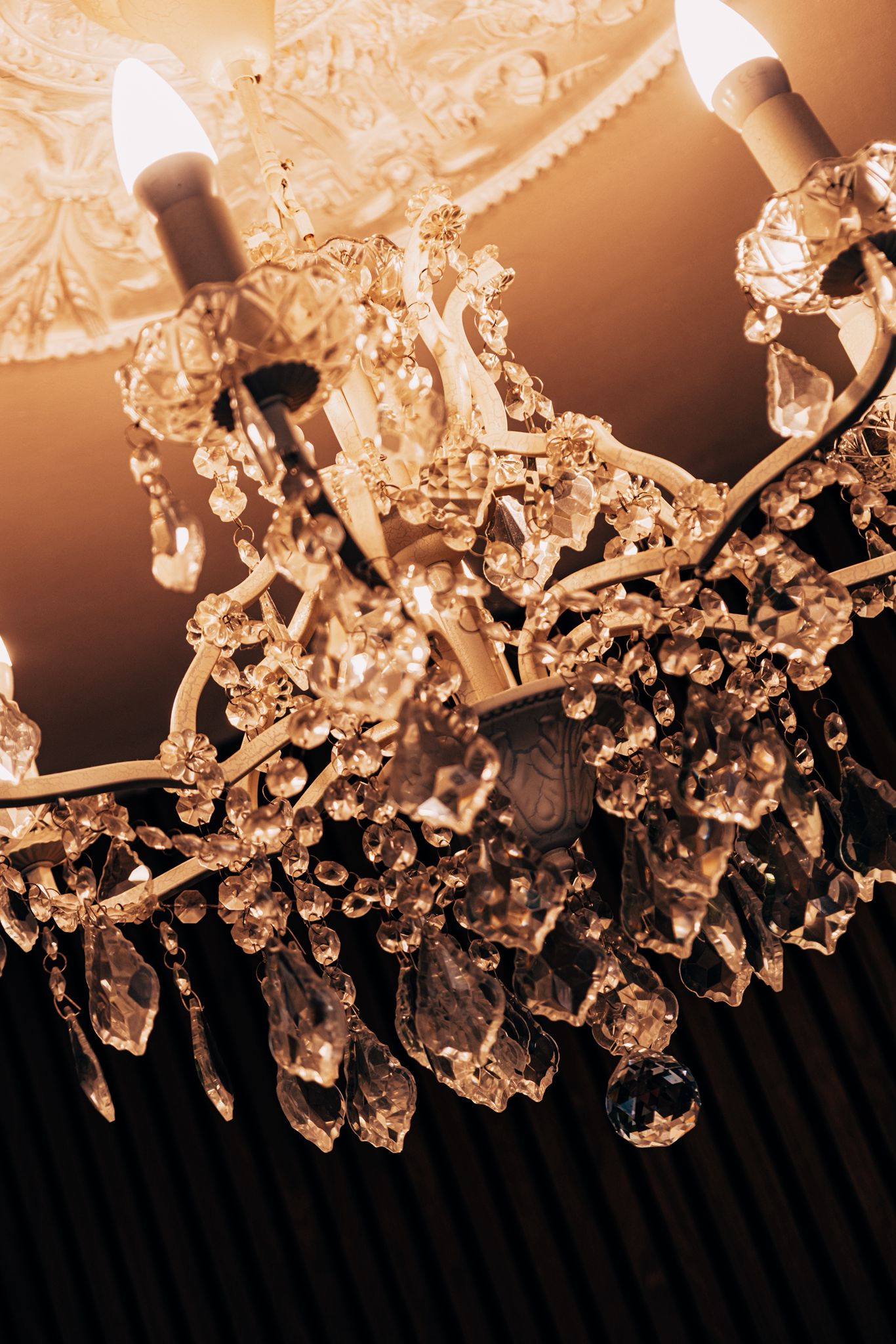 Chandelier inside La Cucina Fresca